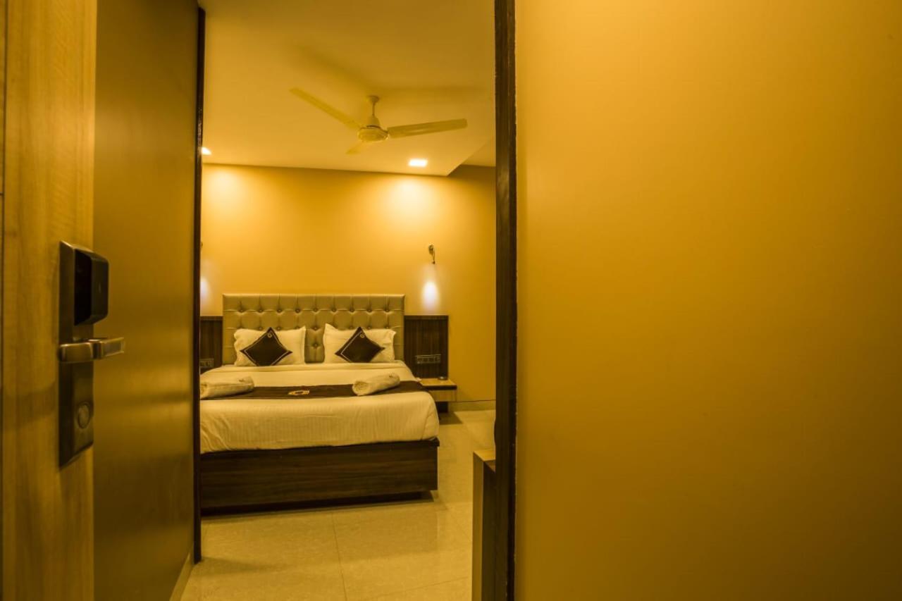 Hotel Golden Crown Mumbai Kültér fotó