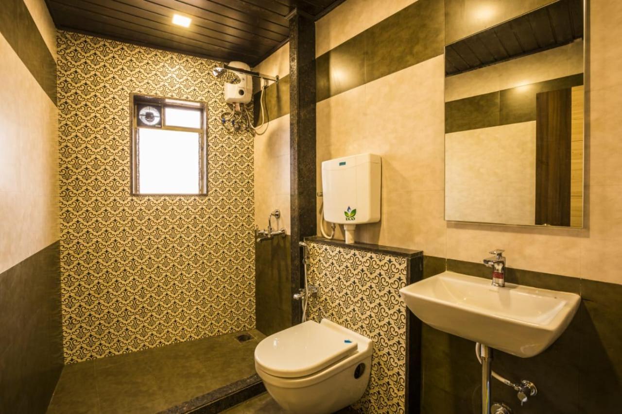 Hotel Golden Crown Mumbai Kültér fotó