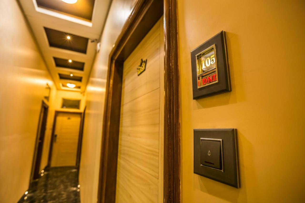 Hotel Golden Crown Mumbai Kültér fotó